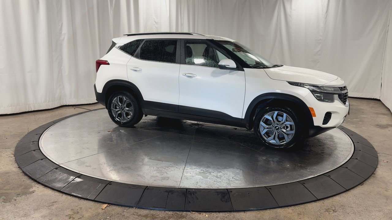 Certified 2024 Kia Seltos S image 3