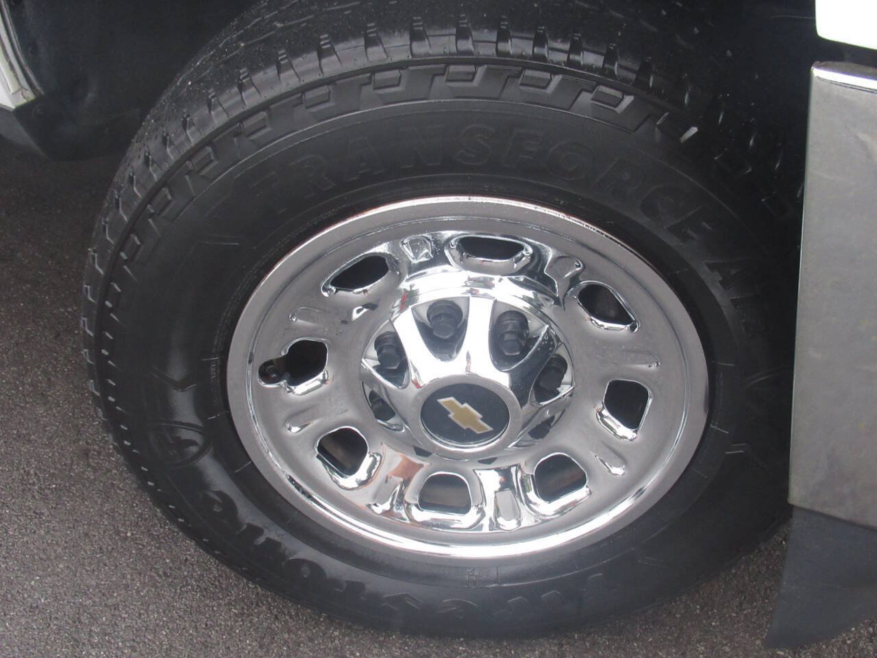 Used 2017 Chevrolet Silverado 3500 W/T AWD/4WD image 4