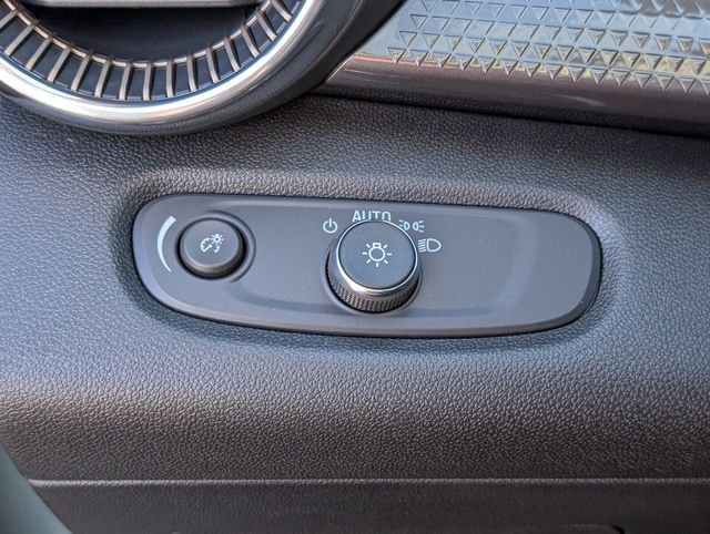 Used 2025 Chevrolet Trax ACTIV w/ Driver Confidence Package image 28