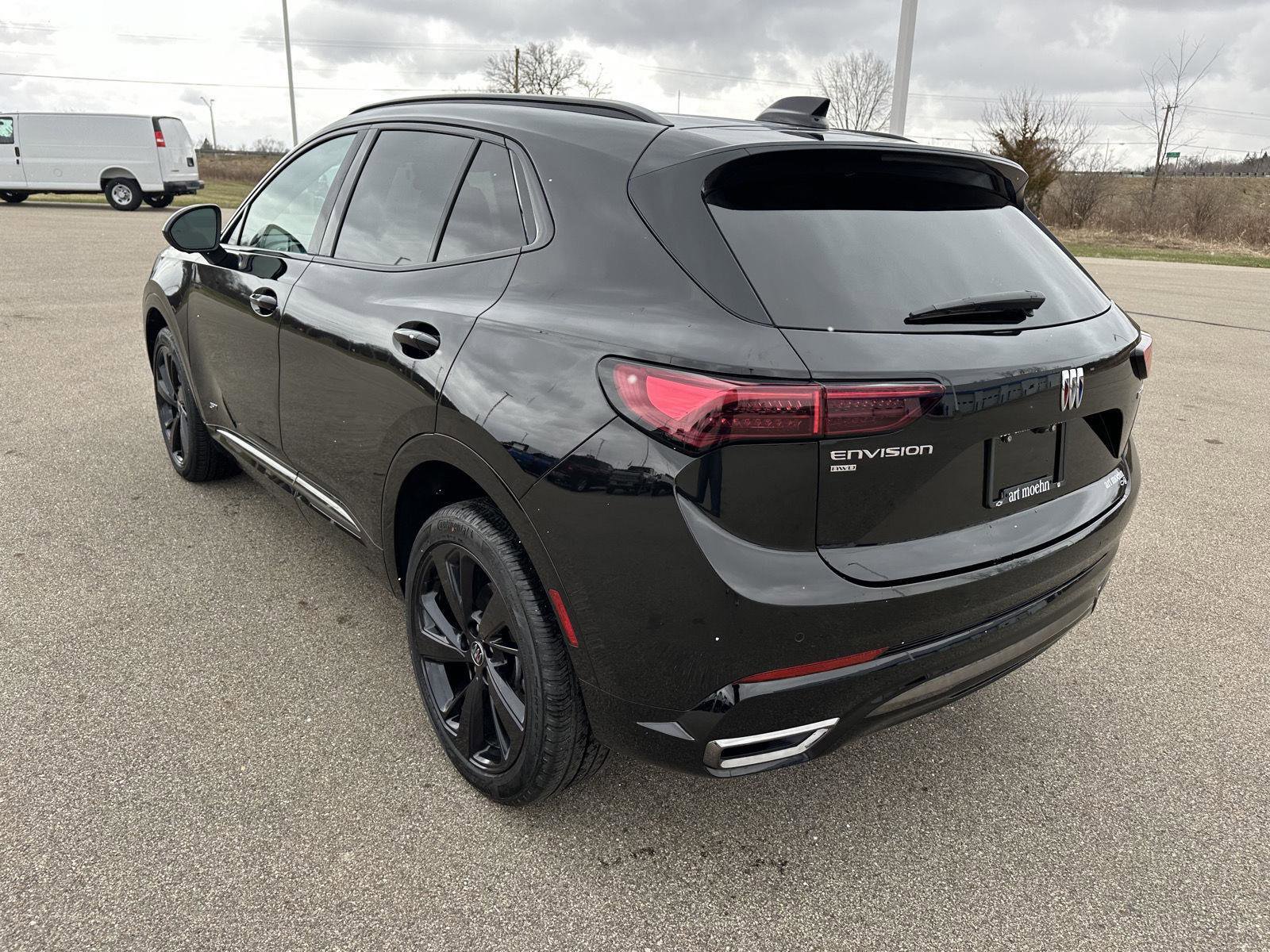 Used 2025 Buick Envision Sport Touring image 3