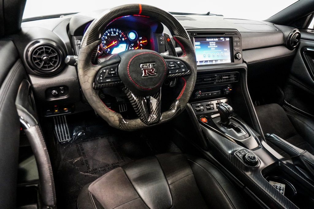 Used 2017 Nissan GT-R Premium AWD/4WD image 23