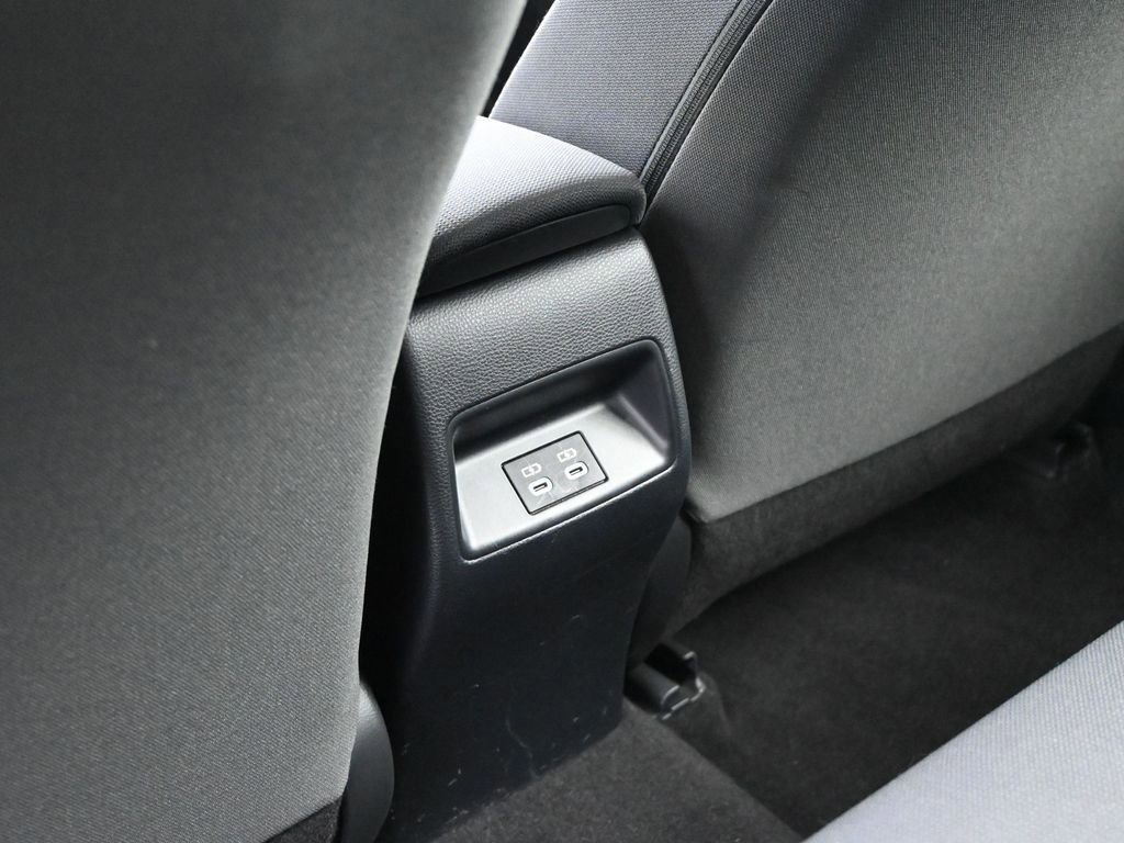 Used 2025 Toyota Corolla LE image 13