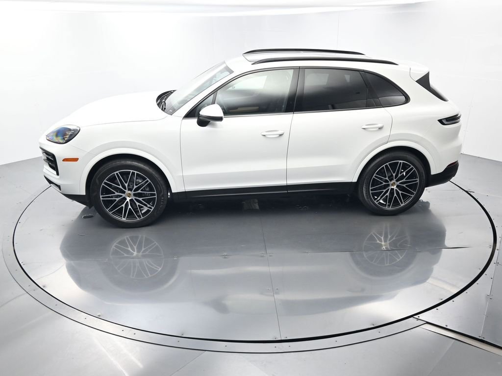 Certified 2024 Porsche Cayenne image 31