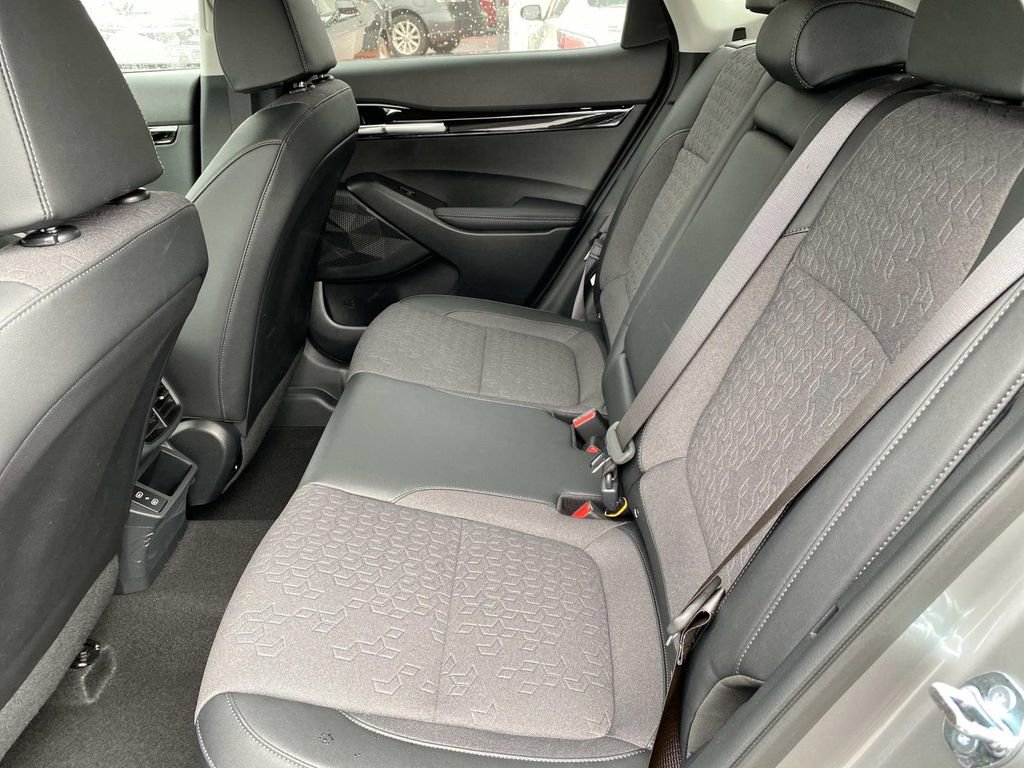 New 2026 Kia Seltos S AWD/4WD image 6