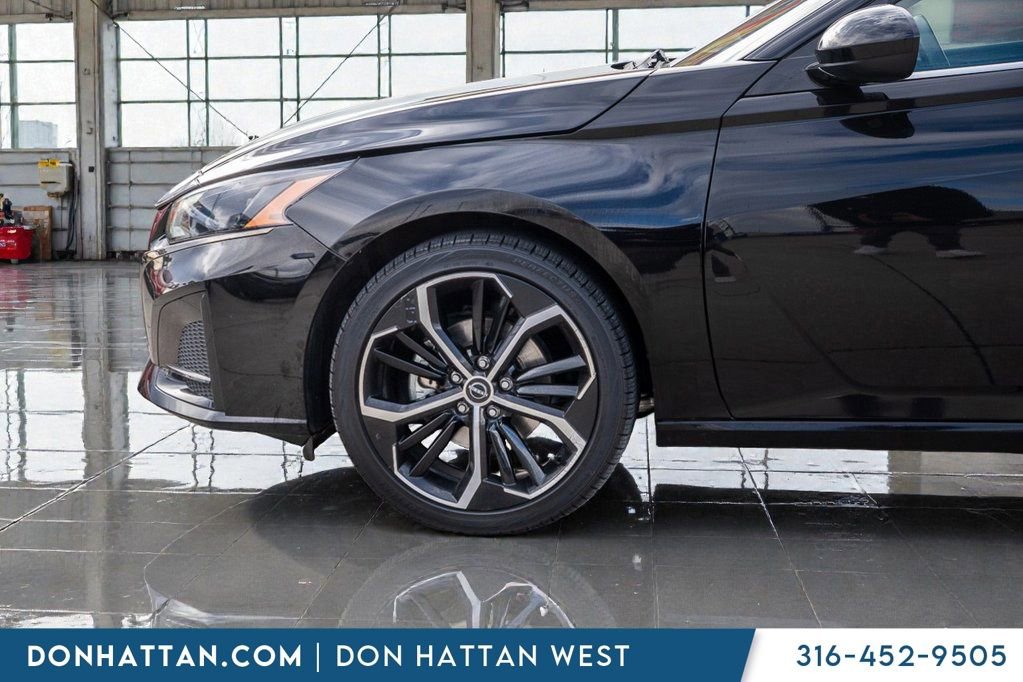 Used 2024 Nissan Altima 2.5 SR FWD image 26