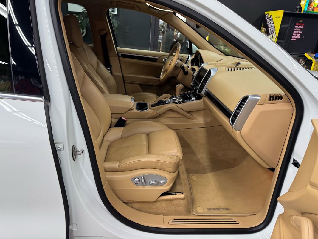 Used 2014 Porsche Cayenne Diesel AWD/4WD image 20