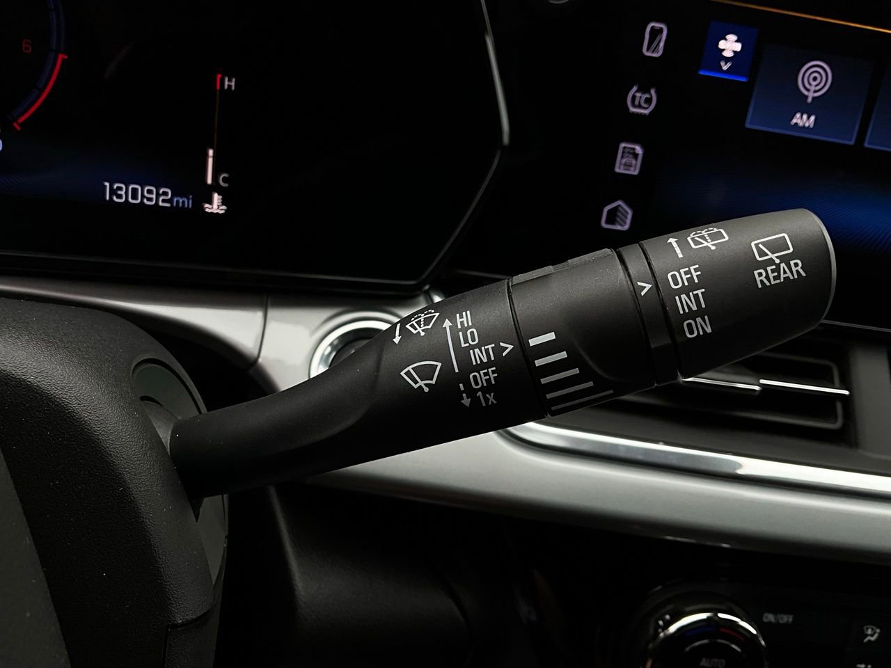 Used 2025 Chevrolet Trax LT image 35