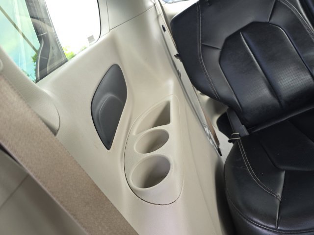 Used 2023 Chrysler Pacifica Touring-L FWD image 49