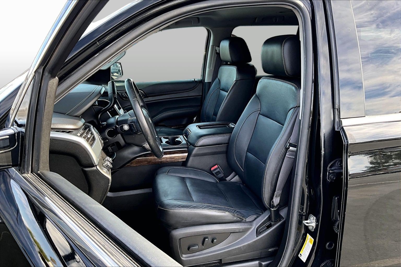 Used 2017 Chevrolet Tahoe LT AWD/4WD image 24