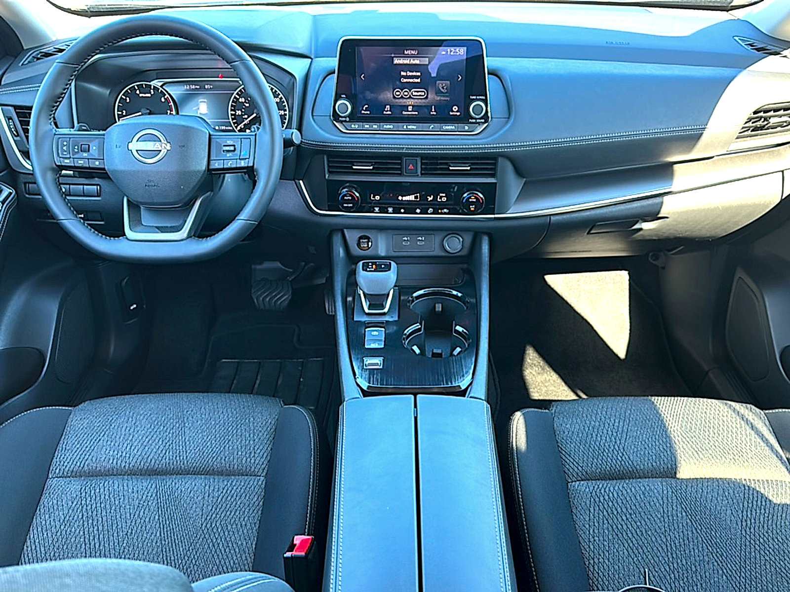 Used 2025 Nissan Rogue SV image 20