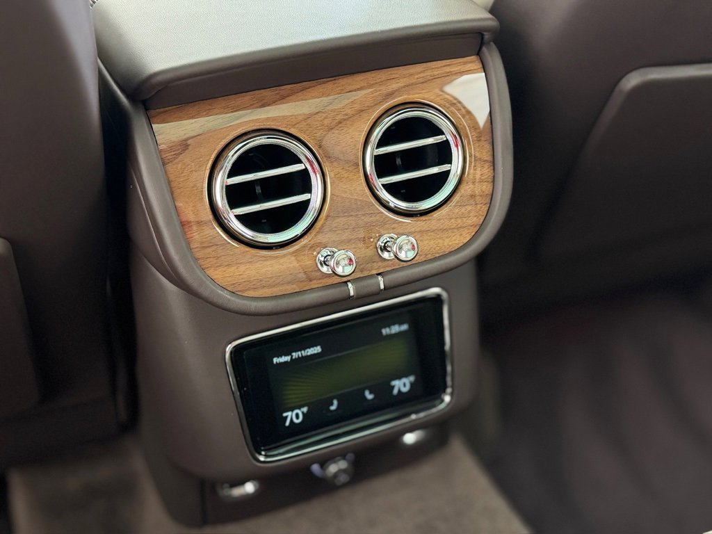 New 2025 Bentley Bentayga image 16