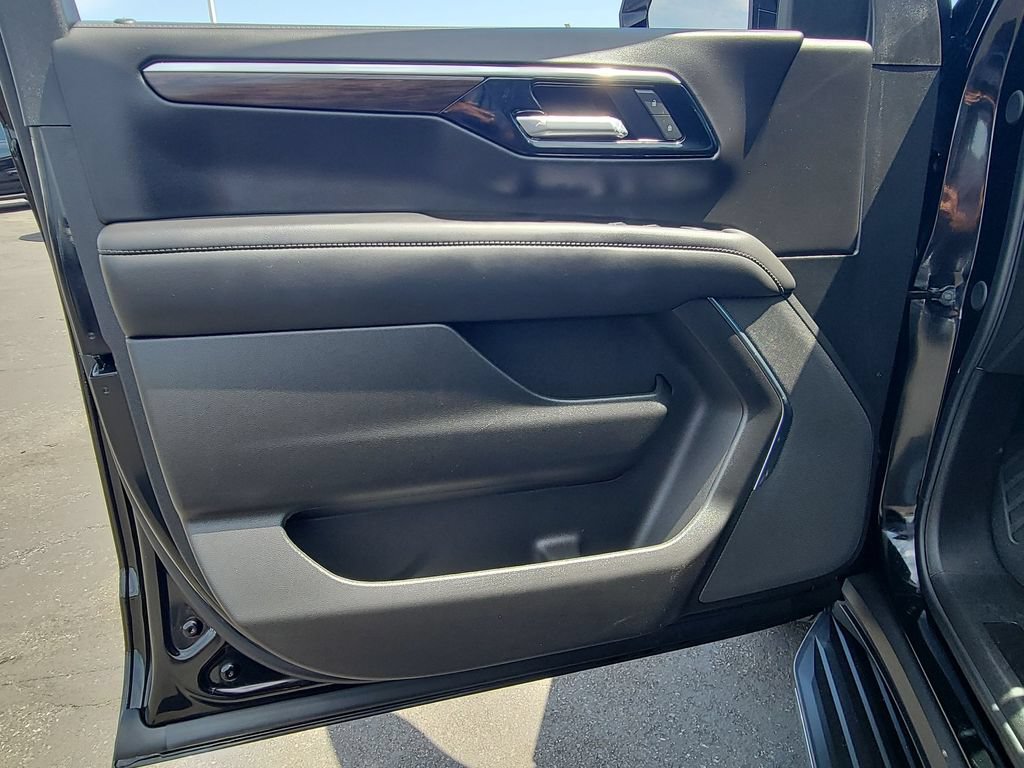 Used 2026 Chevrolet Tahoe LS RWD image 22