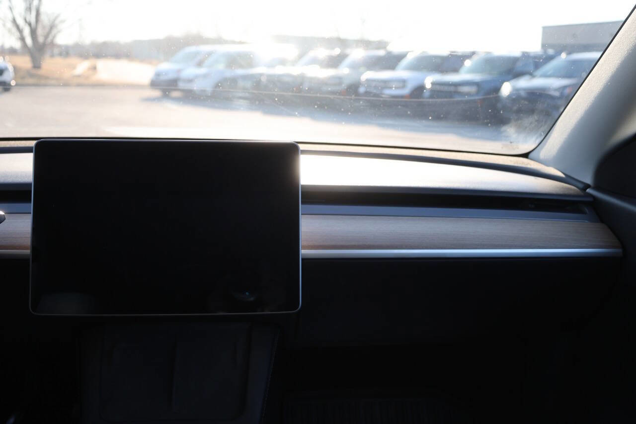Used 2022 Tesla Model Y Long Range AWD/4WD image 21