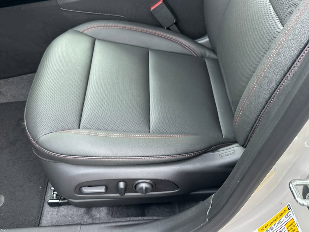 New 2026 Chevrolet Trax RS w/ Sunroof Package image 11