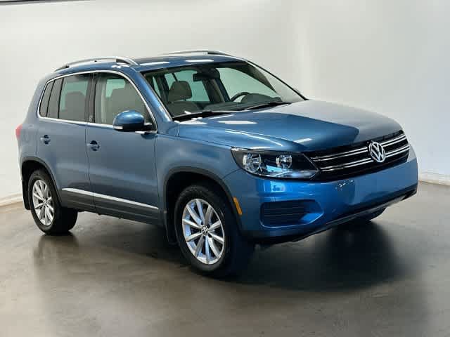 Used 2017 Volkswagen Tiguan Wolfsburg Edition AWD/4WD image 29