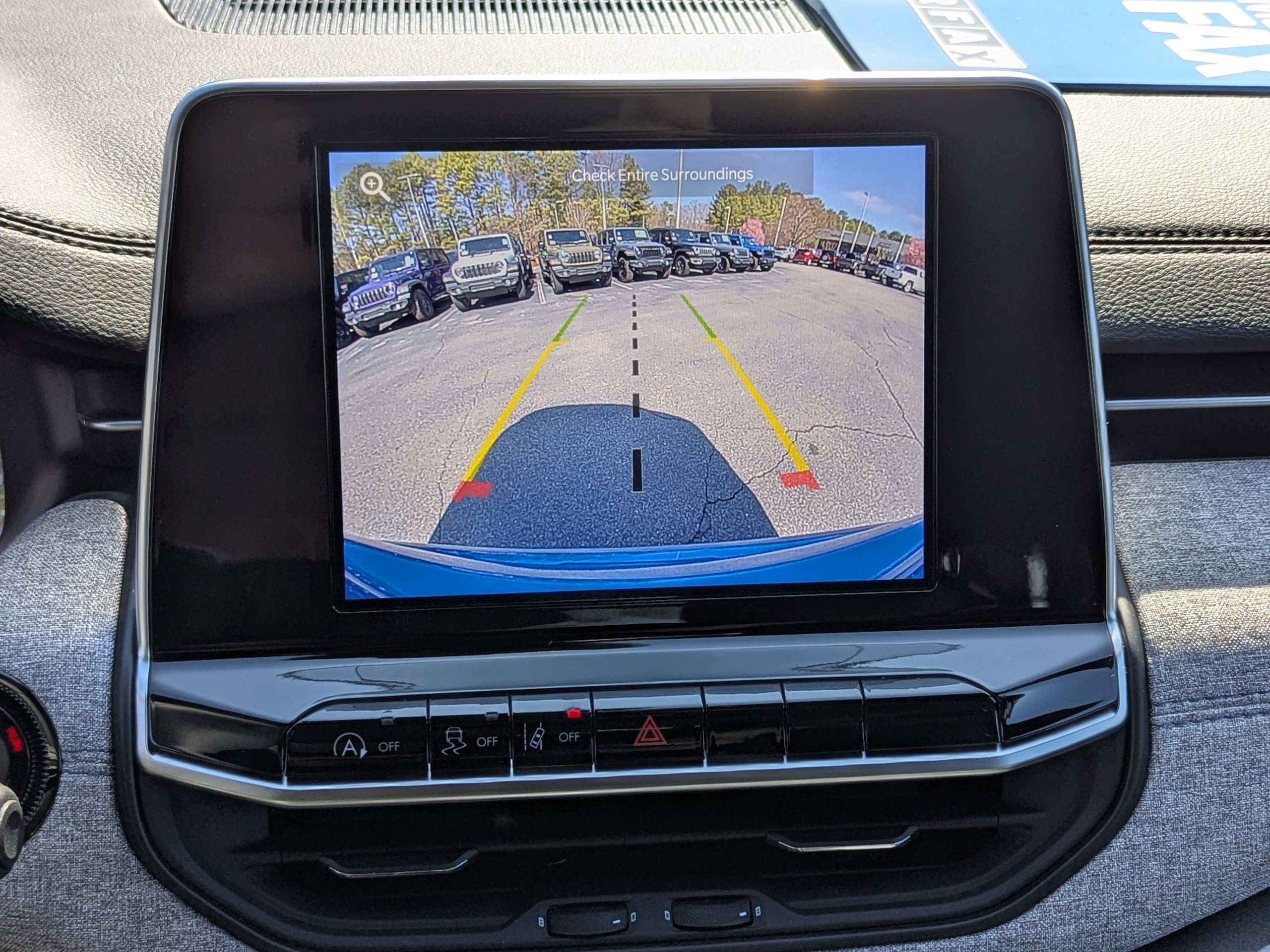 Certified 2025 Jeep Compass Latitude image 21