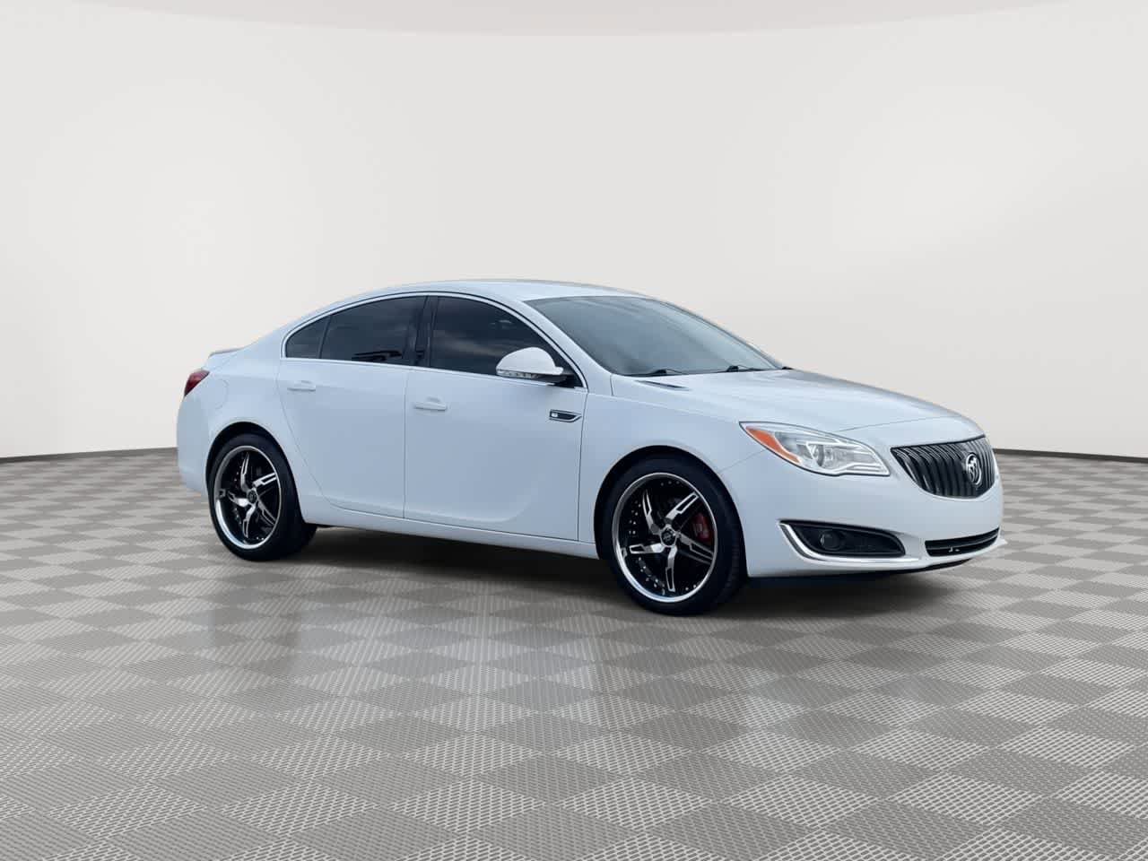 Used 2017 Buick Regal Sport Touring FWD image 2