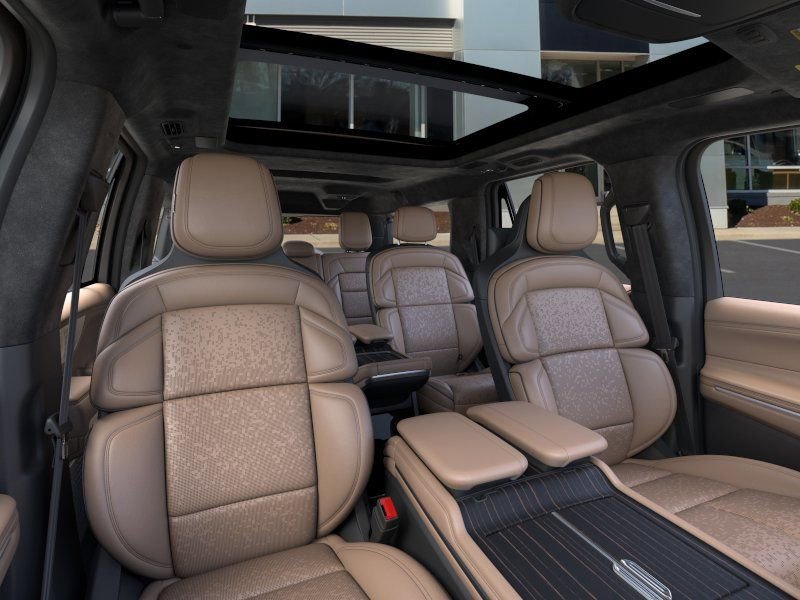 New 2026 Lincoln Navigator L Black Label AWD/4WD image 10