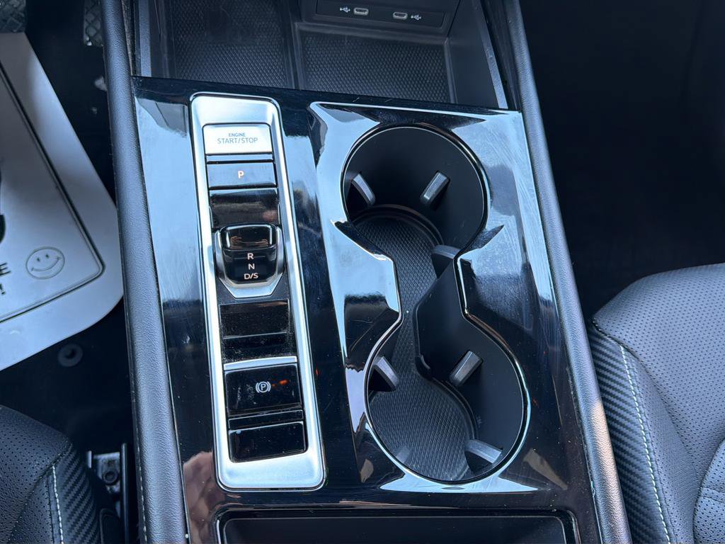 Used 2024 Volkswagen Atlas Cross Sport SE image 28