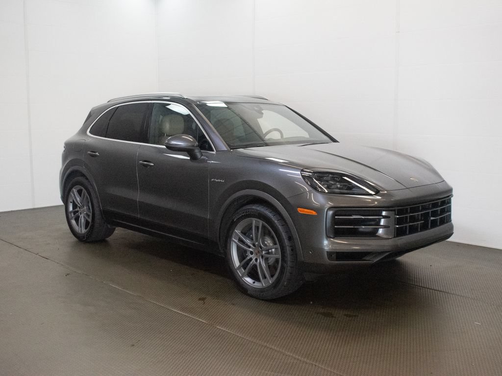 Certified 2026 Porsche Cayenne E-Hybrid AWD/4WD image 8
