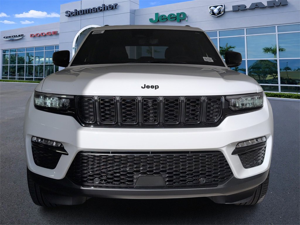 New 2025 Jeep Grand Cherokee Limited w/ Luxury Tech Group II image 3