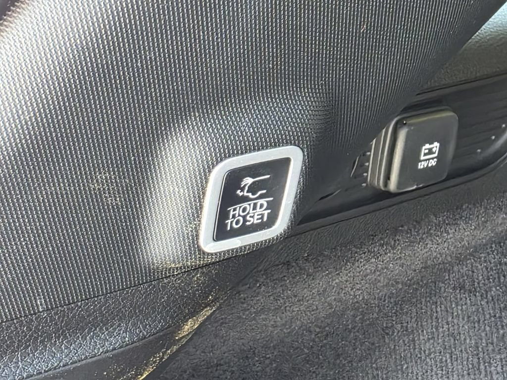 Used 2025 Jeep Grand Cherokee Summit AWD/4WD image 14