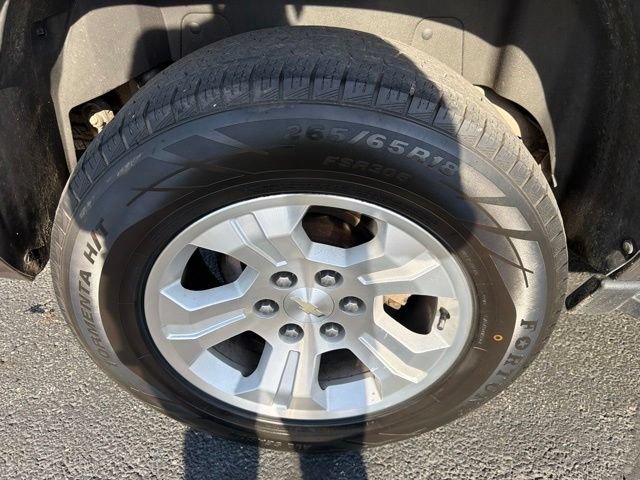 Used 2014 Chevrolet Suburban LT RWD image 24