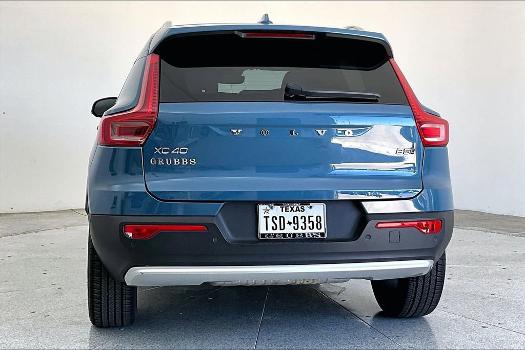Used 2023 Volvo XC40 B5 Ultimate w/ Protection Package Premier image 7