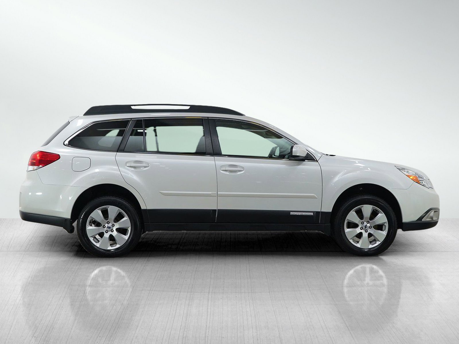 Used 2012 Subaru Outback 2.5i Limited w/ Moonroof Pkg image 6
