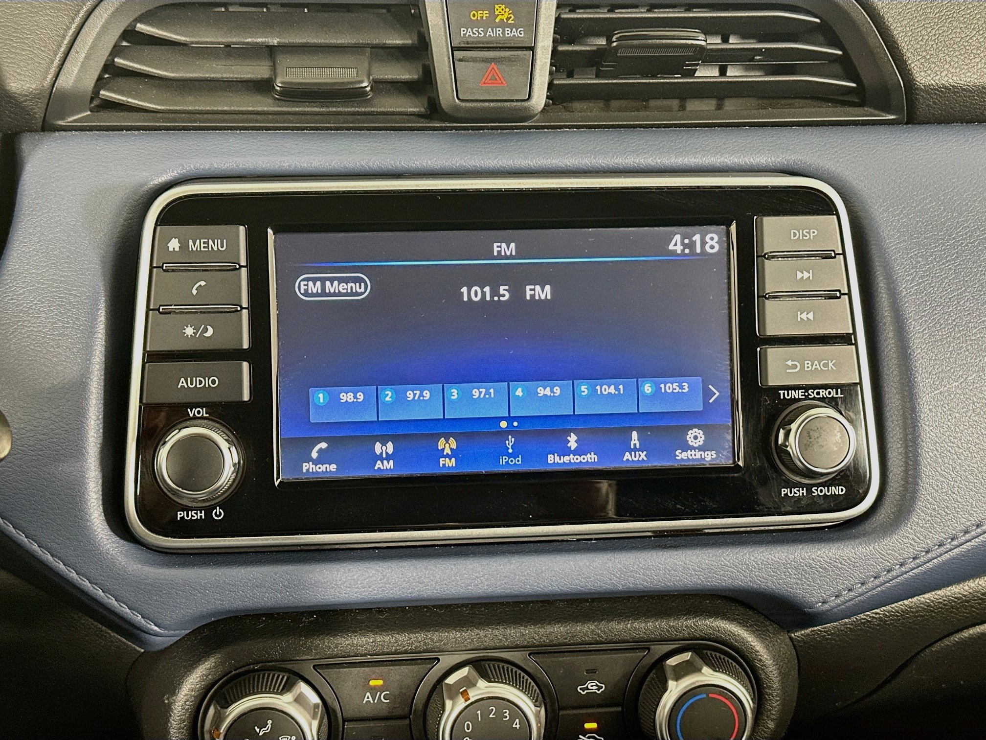 Used 2025 Nissan Versa SV FWD image 21