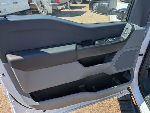 New 2026 Ford F250 XL w/ XL Chrome Package image 13