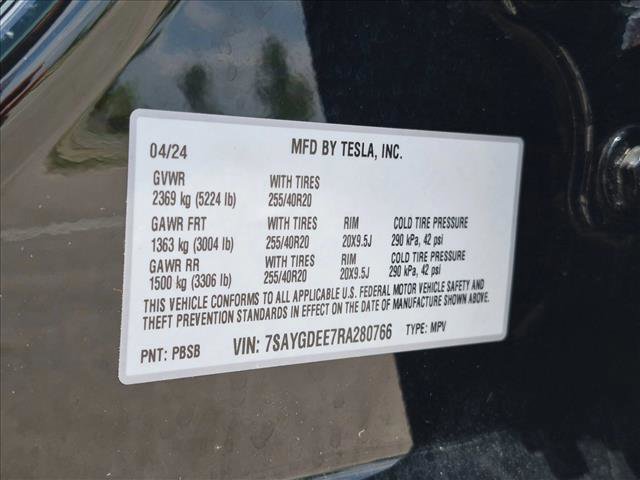Used 2024 Tesla Model Y Long Range AWD/4WD image 25