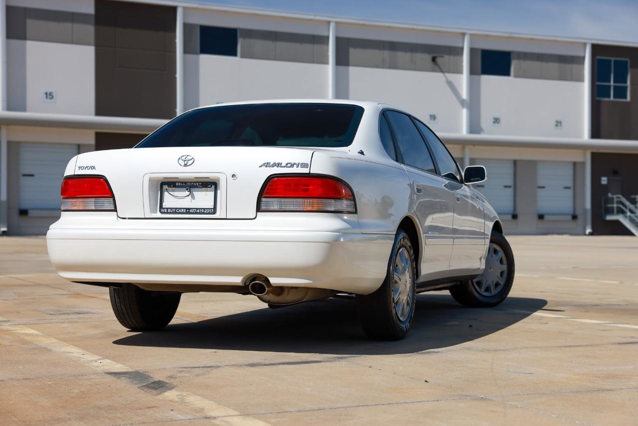 Used 1996 Toyota Avalon XL FWD image 31