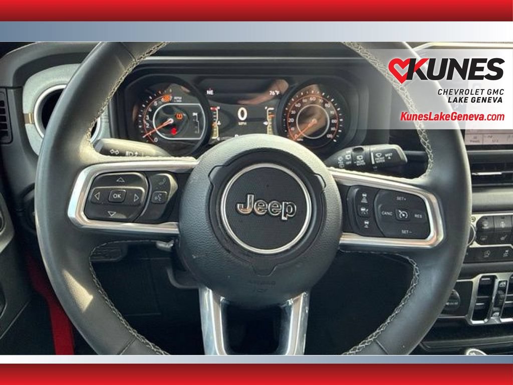 Used 2025 Jeep Wrangler Unlimited Sahara AWD/4WD image 39