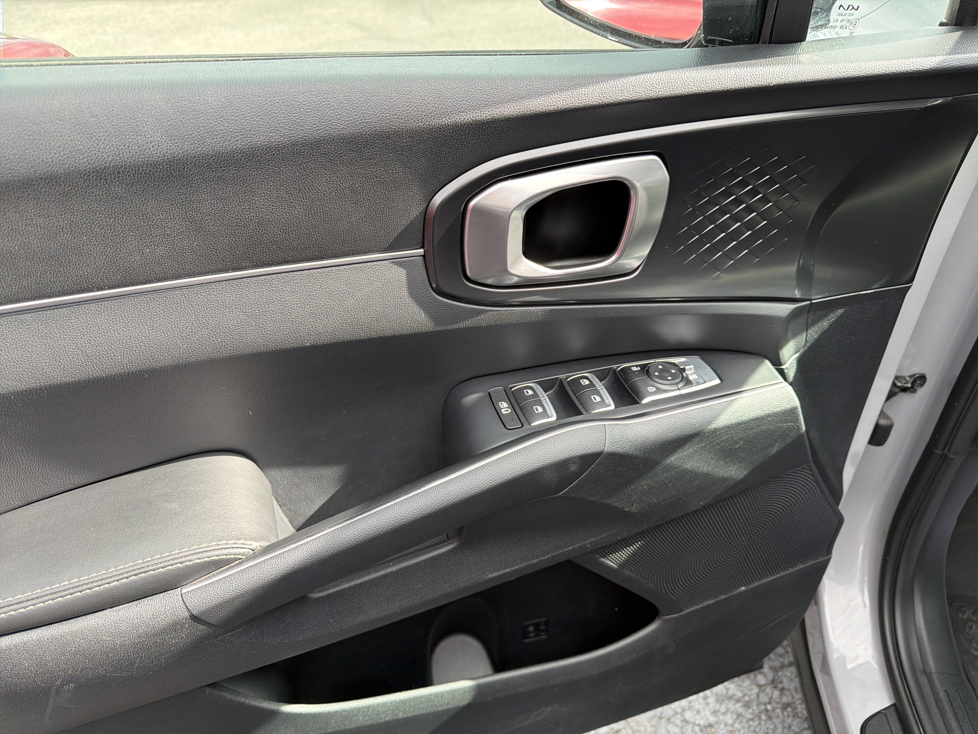 Used 2024 Kia Sorento S w/ Panoramic Sunroof Package image 24