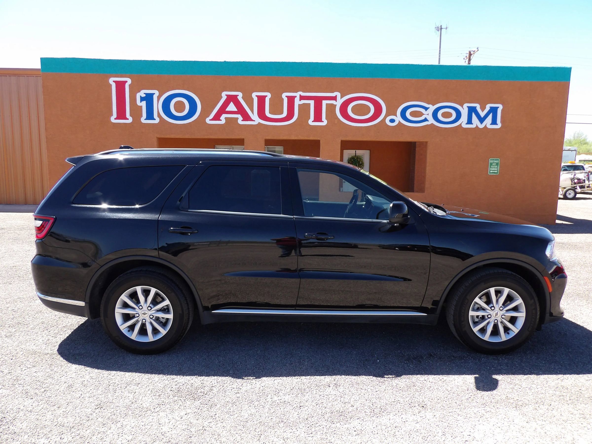 Used 2024 Dodge Durango SXT image 1