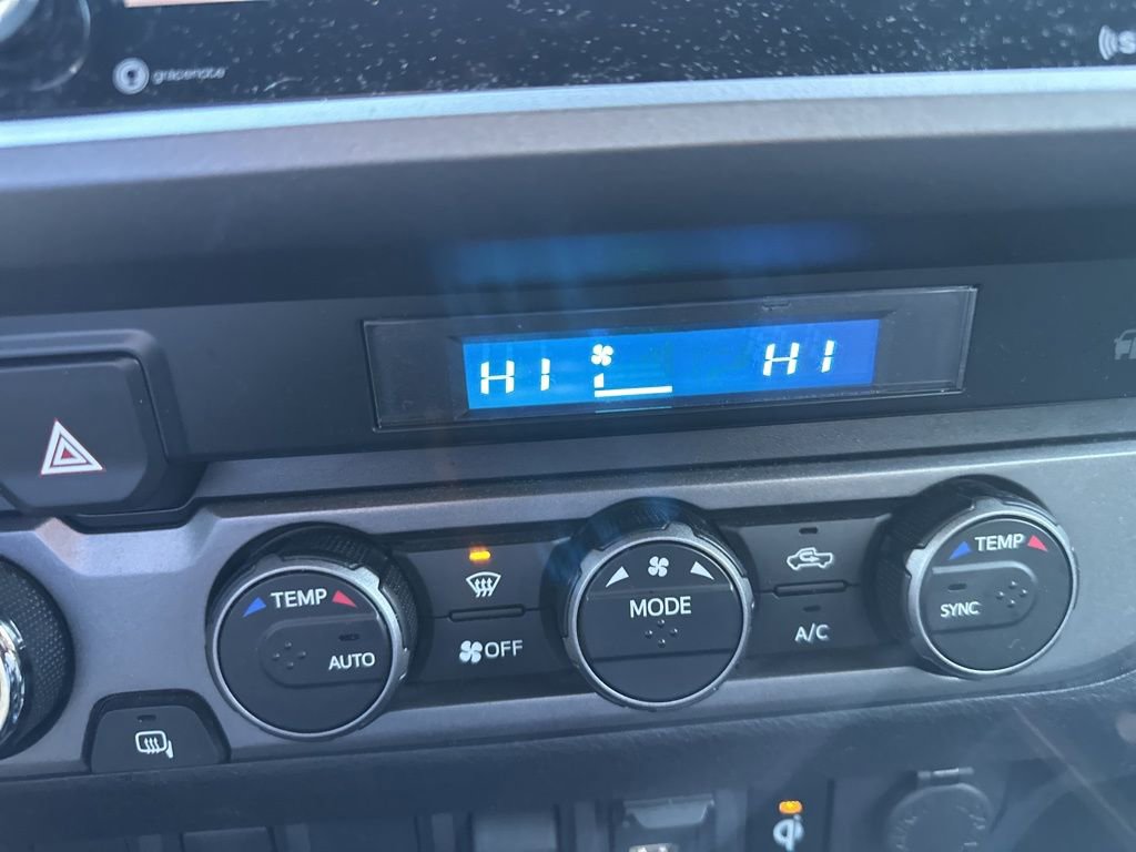 Used 2022 Toyota Tacoma TRD Sport image 16