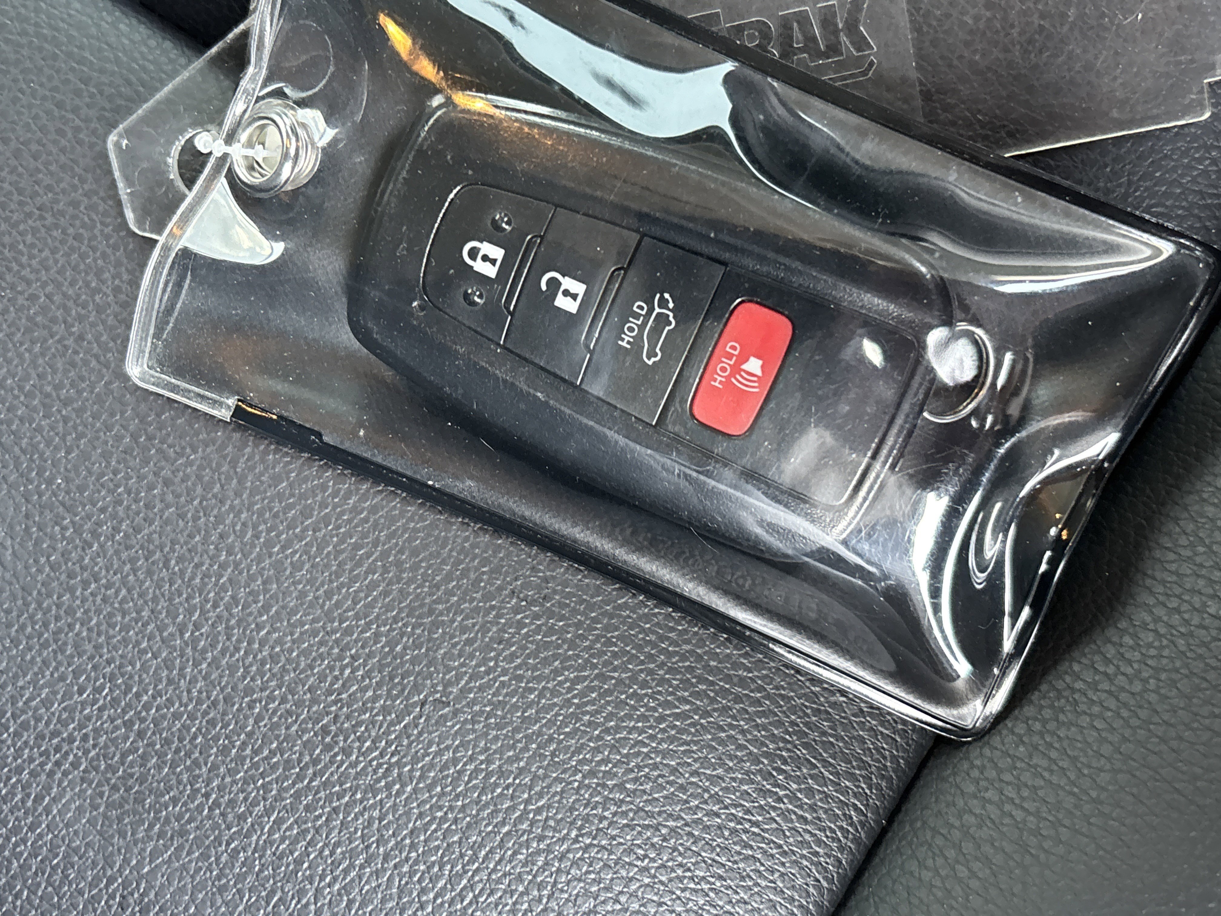 Used 2023 Toyota Highlander XLE AWD/4WD image 38