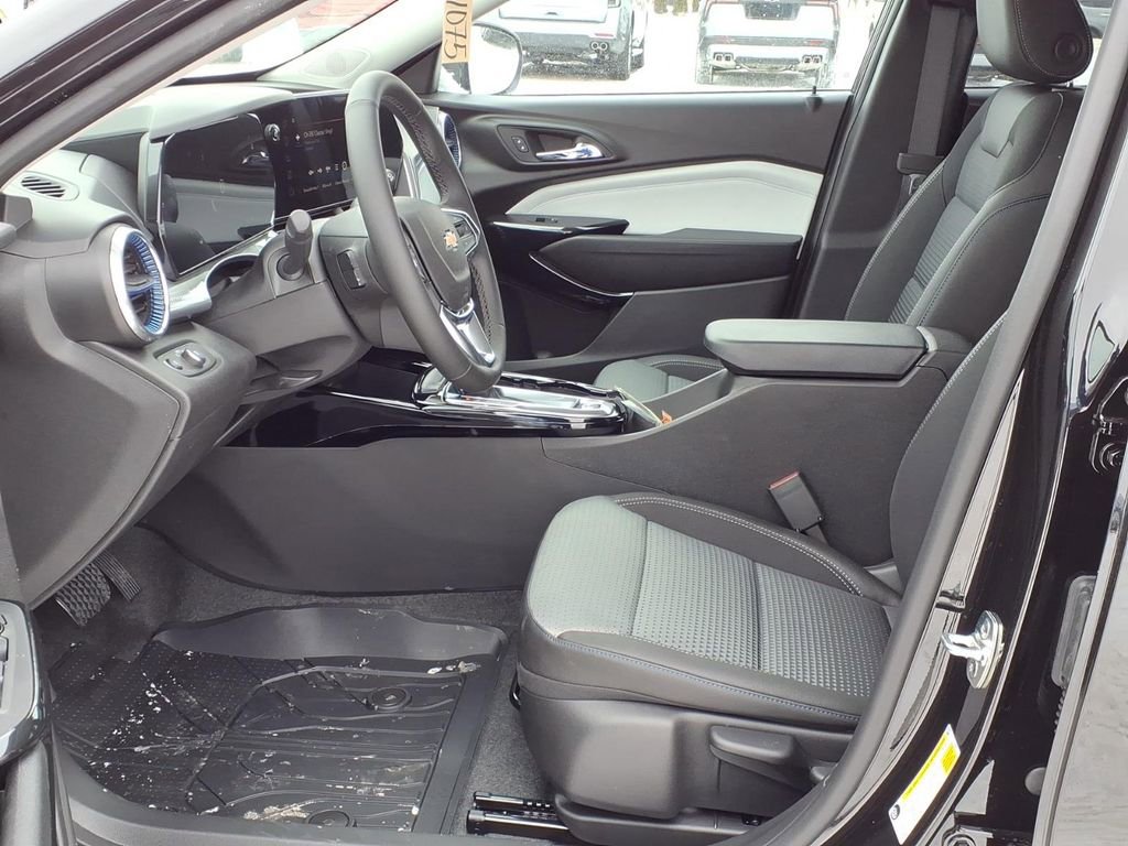 New 2026 Chevrolet Trax LT w/ Driver Confidence Package image 9