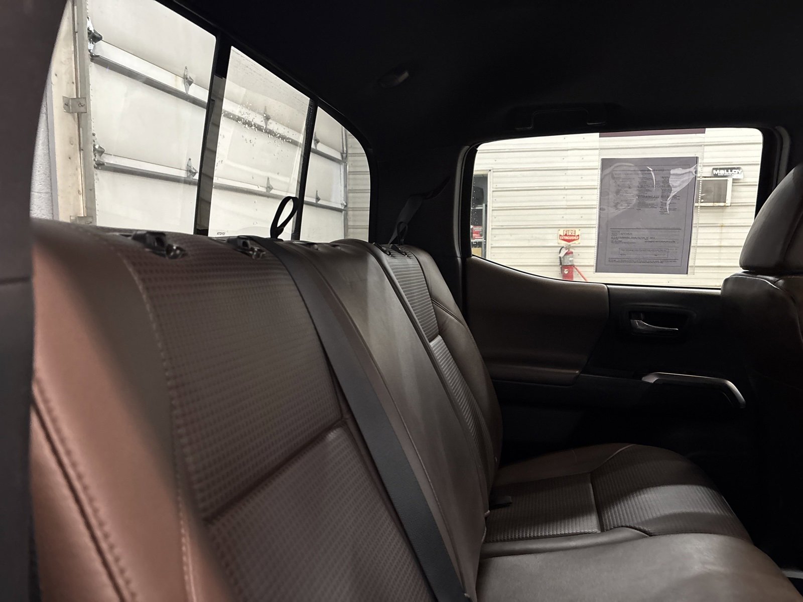 Used 2017 Toyota Tacoma Limited image 32