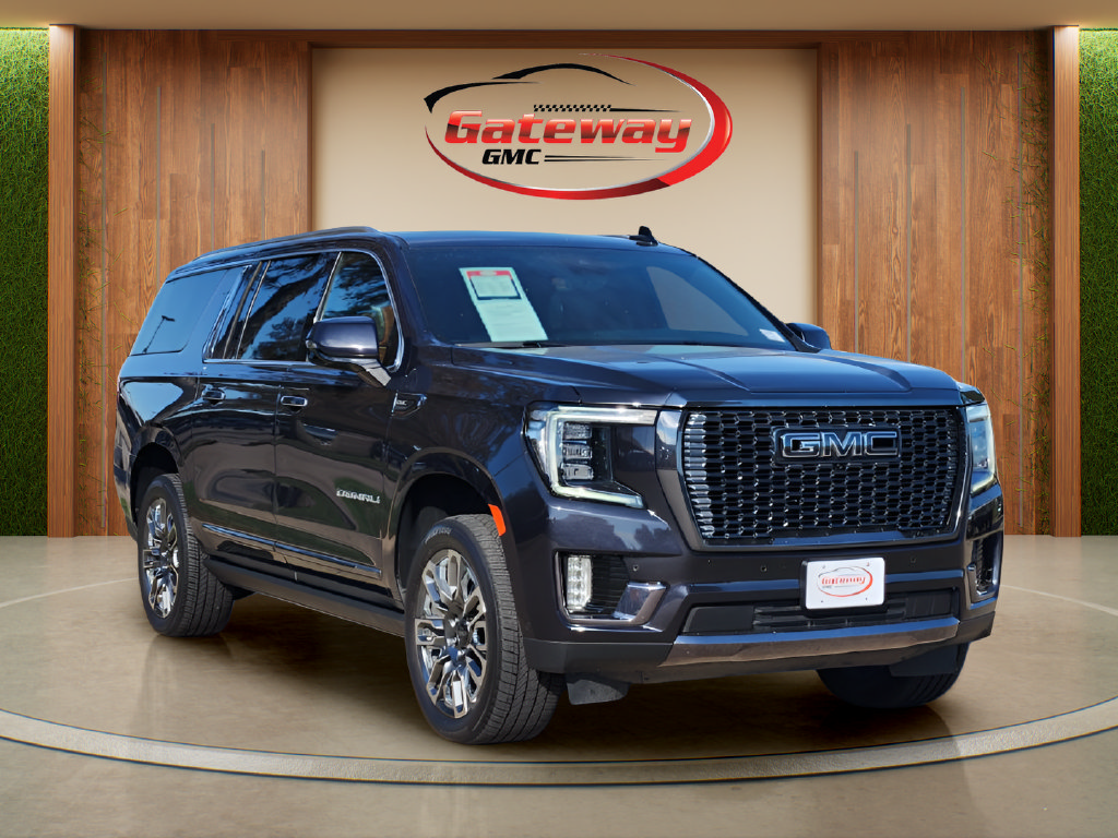 Used 2024 GMC Yukon XL Denali Ultimate AWD/4WD image 3