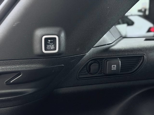 Used 2025 Jeep Grand Cherokee Limited AWD/4WD image 11