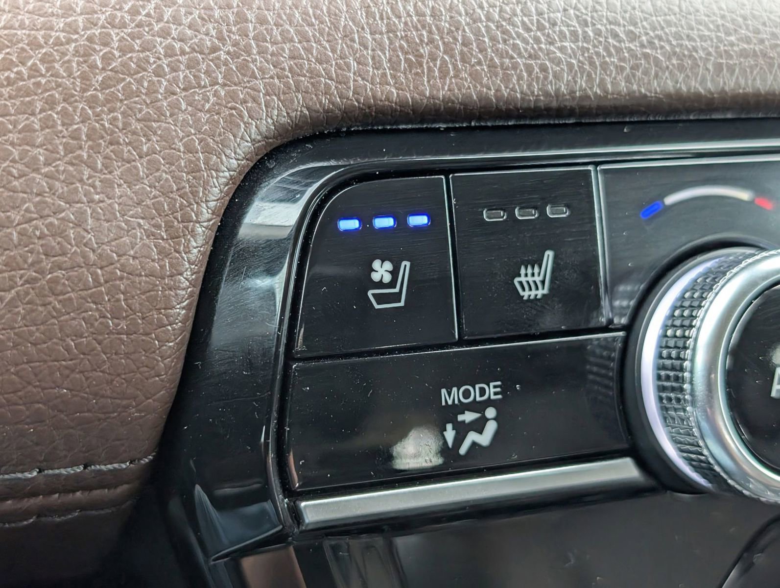 Used 2025 Honda Pilot Elite image 25