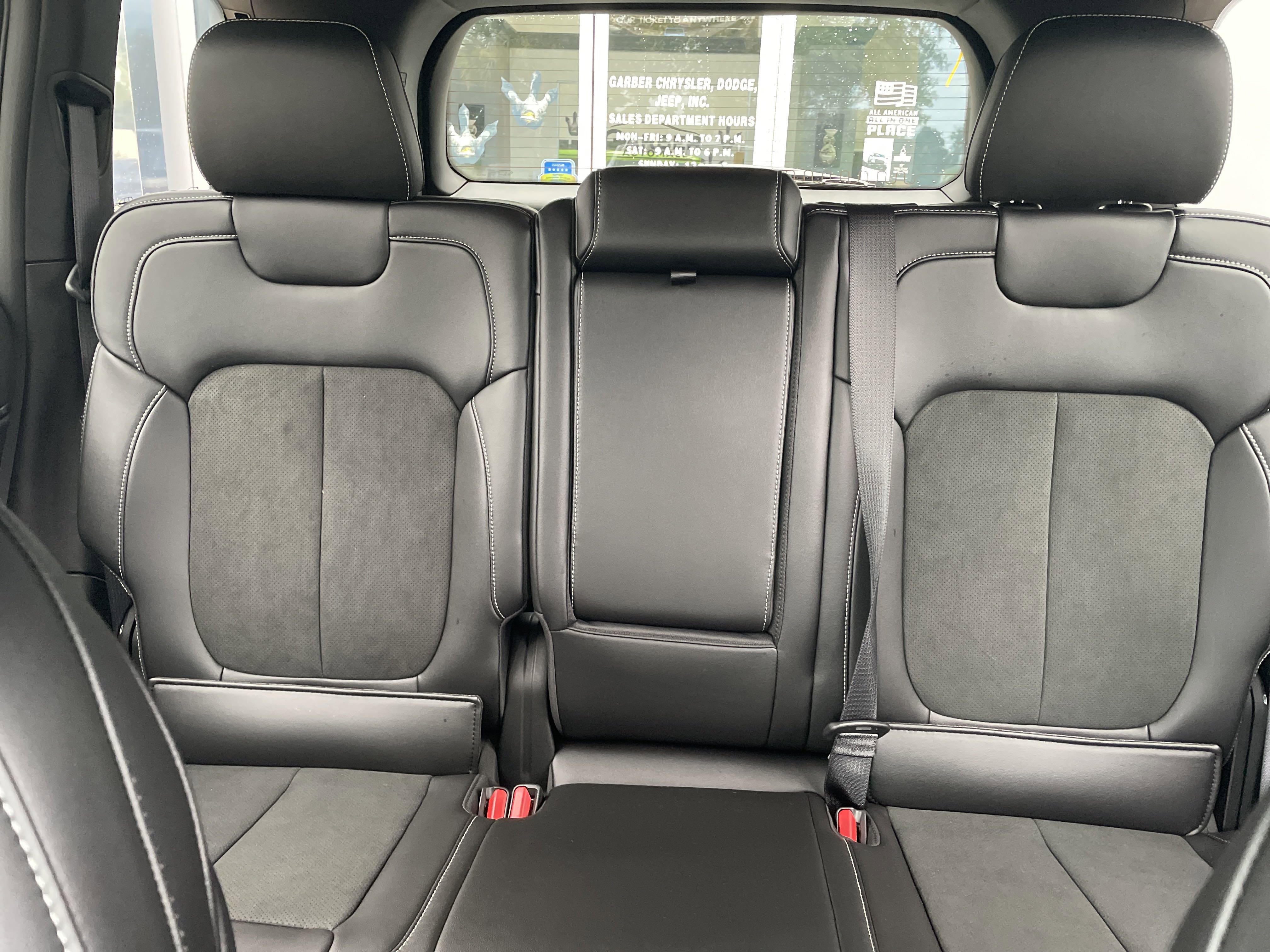 New 2025 Jeep Grand Cherokee Altitude image 14