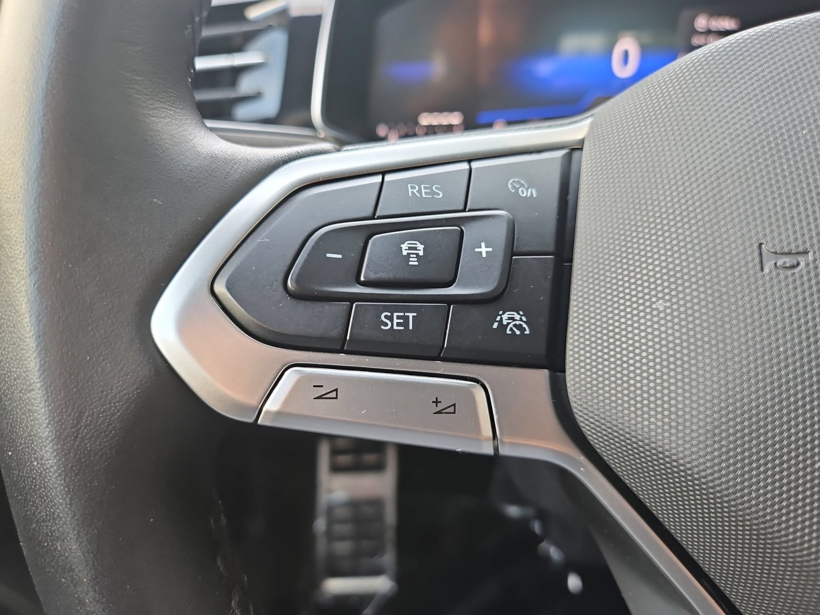 Used 2025 Volkswagen Jetta Sport FWD image 28