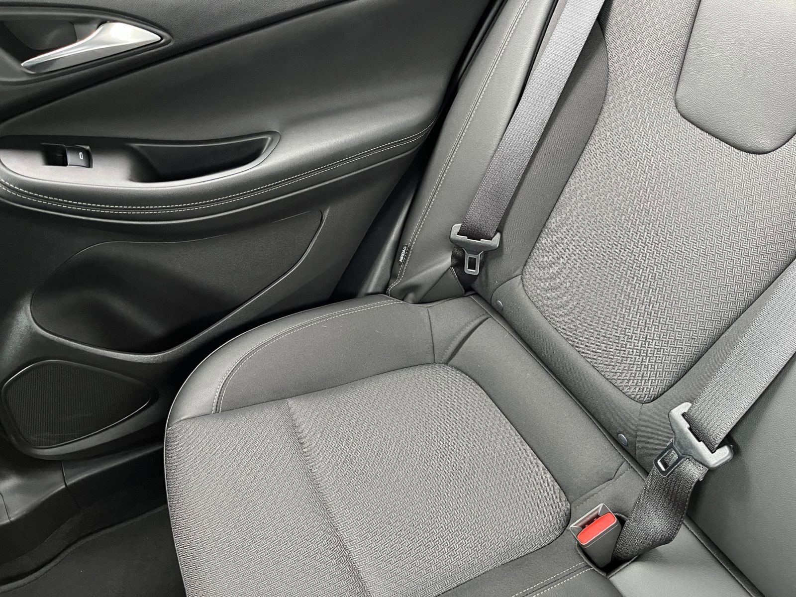 Used 2025 Buick Encore GX Preferred image 39