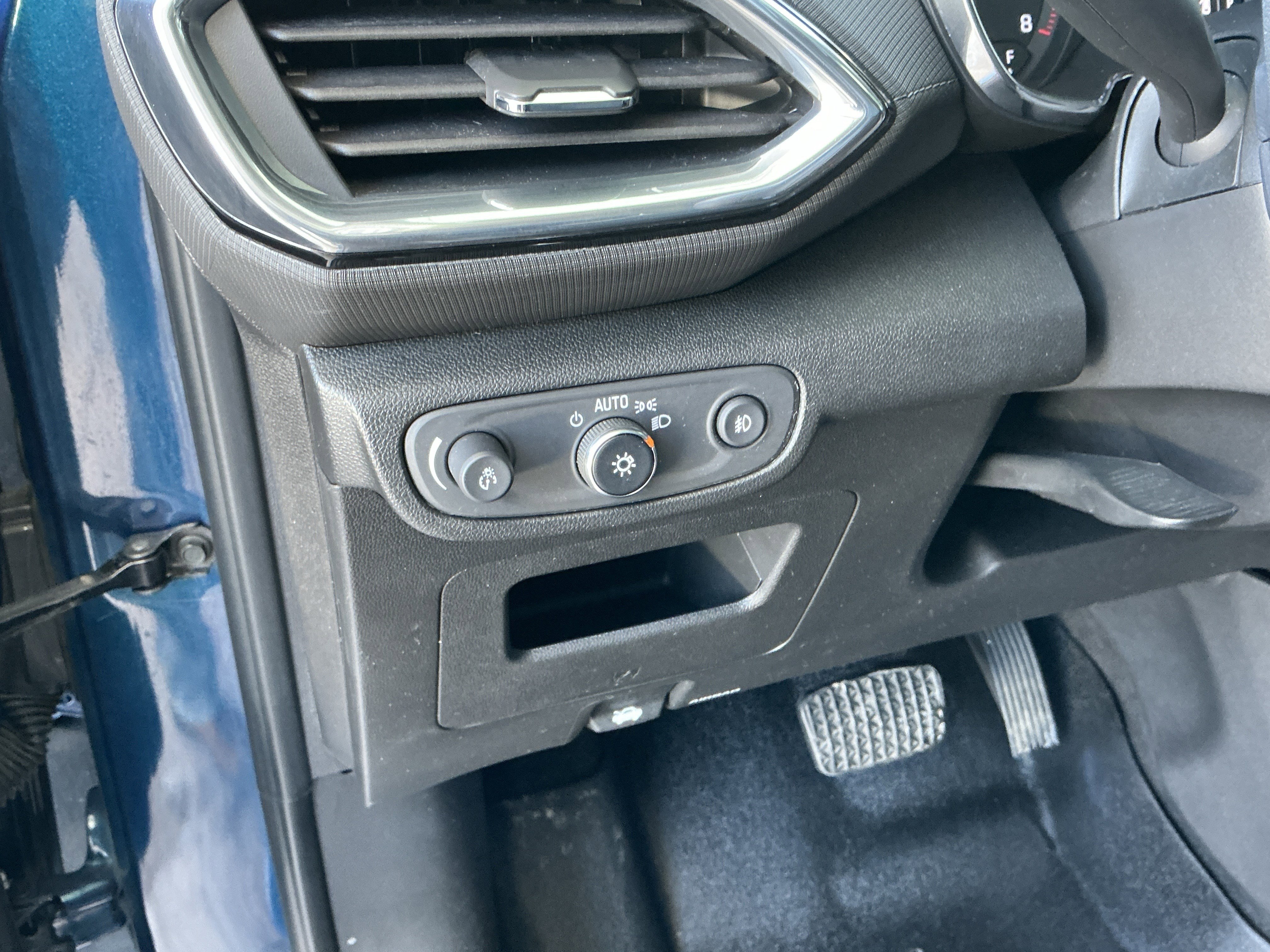 Used 2021 Chevrolet TrailBlazer LT w/ Convenience Package image 26