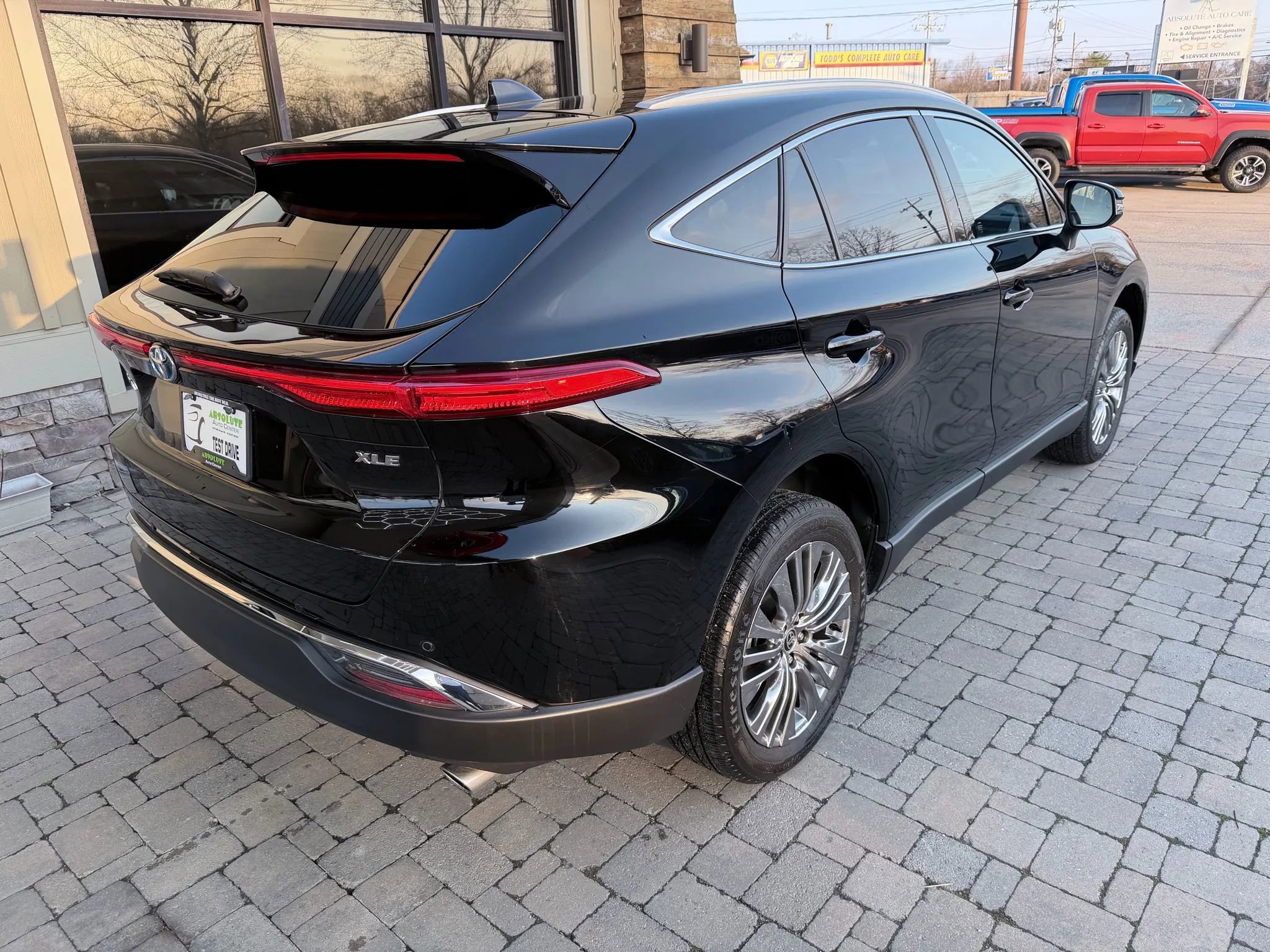 Used 2023 Toyota Venza XLE AWD/4WD image 61