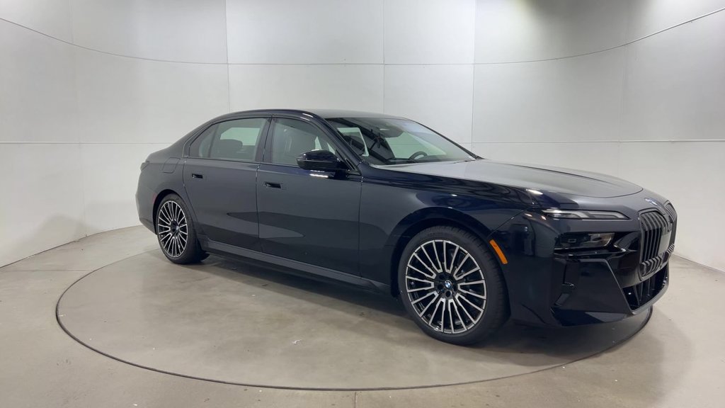 Used 2026 BMW 750e xDrive w/ Premium Package AWD/4WD image 2
