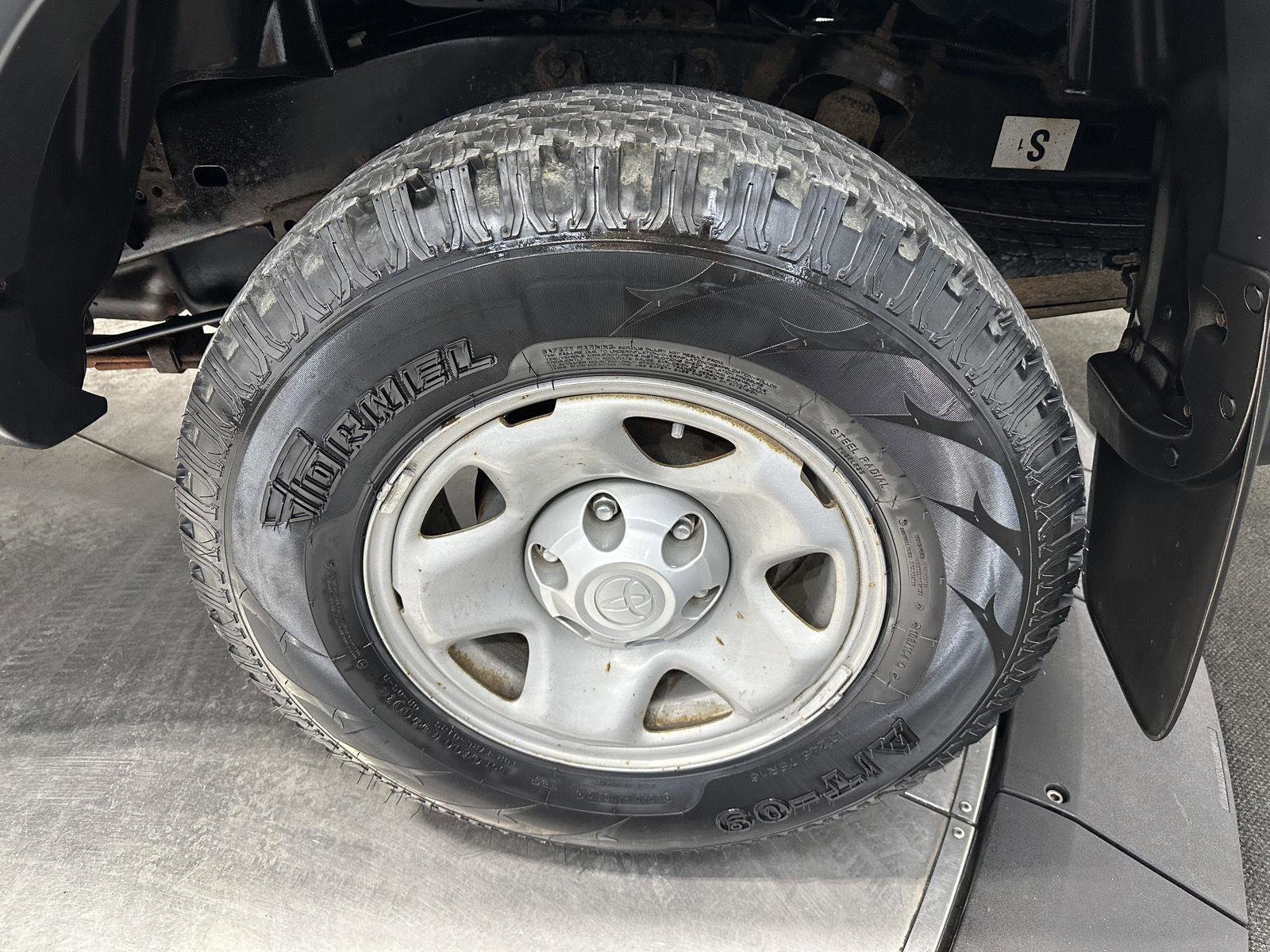 Used 2013 Toyota Tacoma 4x4 Regular Cab image 10